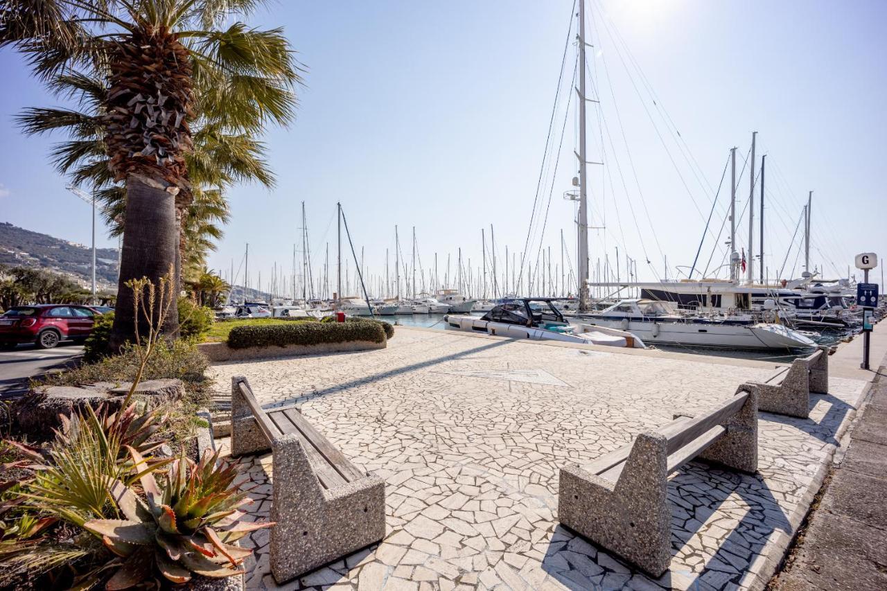 Aregai Marina Exclusive Seaside Apartments Santo Stefano al Mare Exterior foto